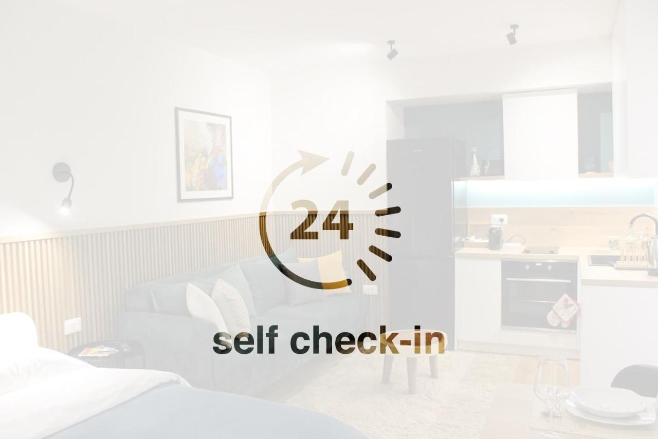 Studio In Тирана Экстерьер фото